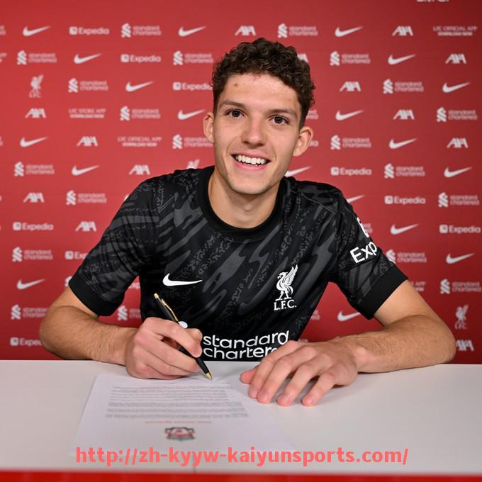 ky开云-英超热刺球员孙兴慜简介及在队内的表现